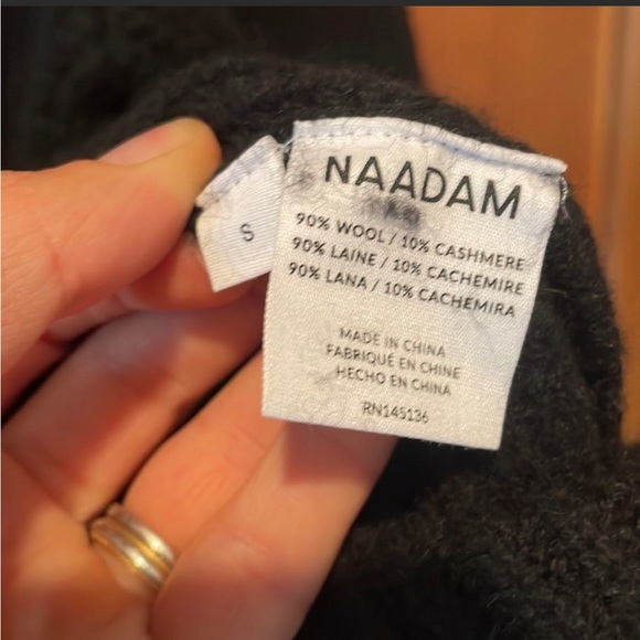 Naadam woman’s black wool and cashmere sweater - Picture 2 of 3